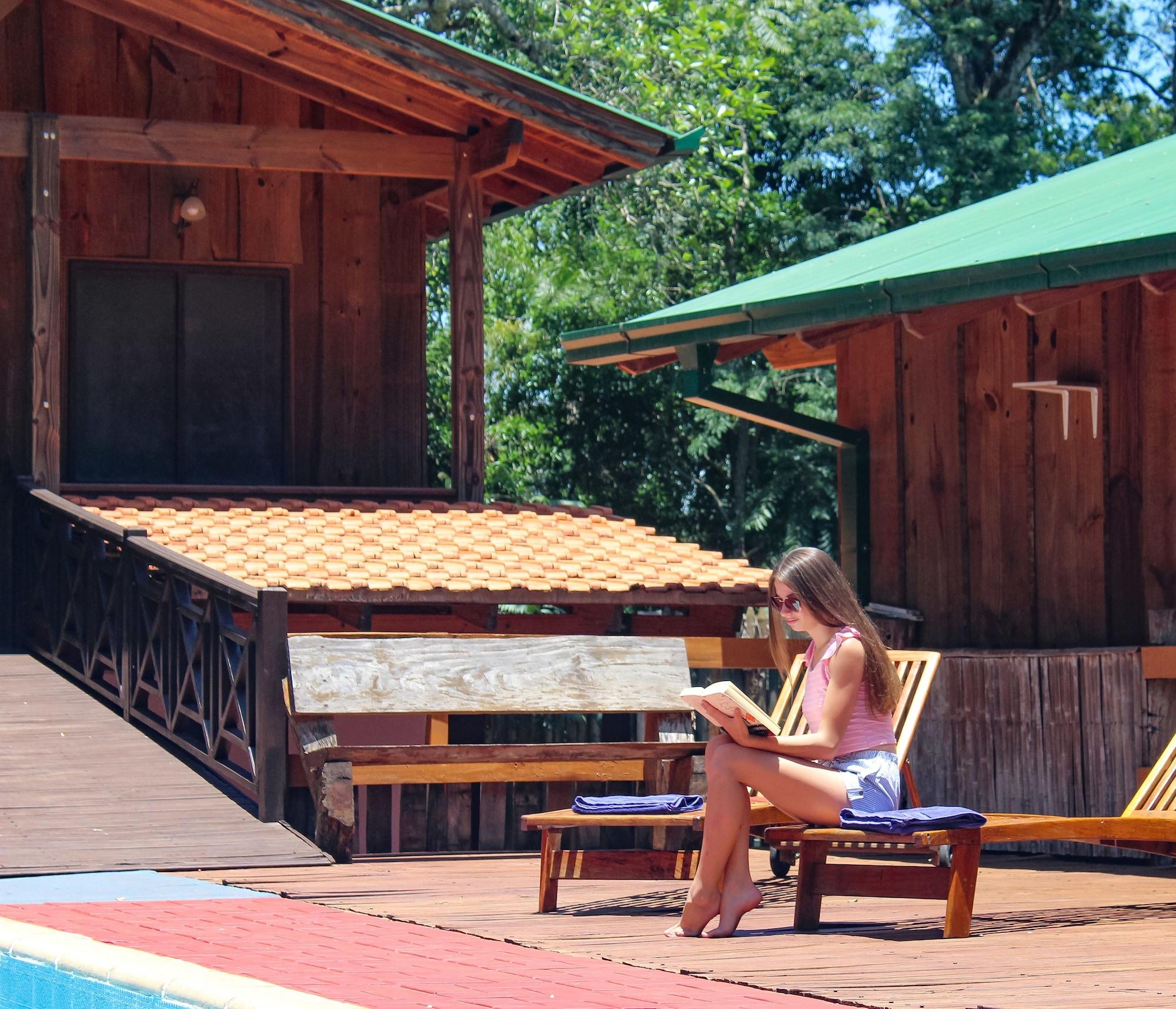 Lodge Palo Rosa