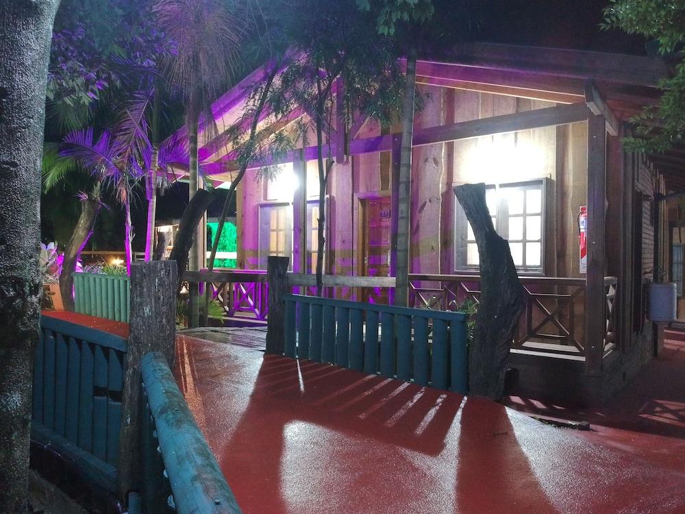 Palo Rosa Puerto Iguazú